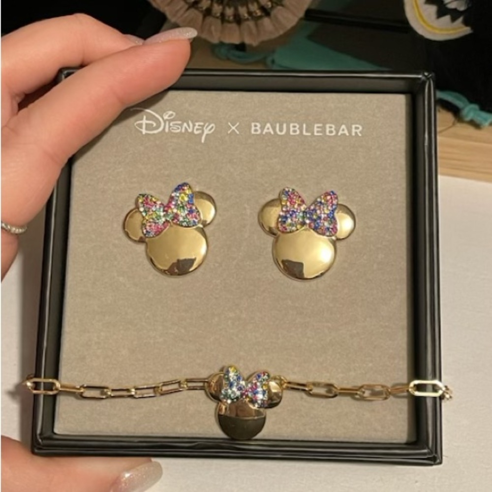 Minnie Mouse Earring Set